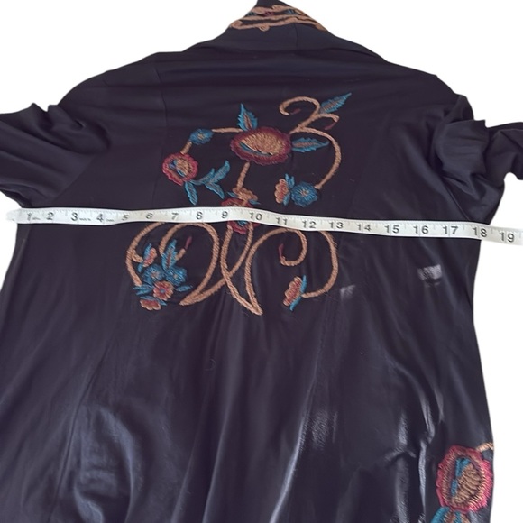 Anthropologie/Caite Kimono Black w/ beautiful embroidery border/back/sleeves, M - Picture 6 of 10